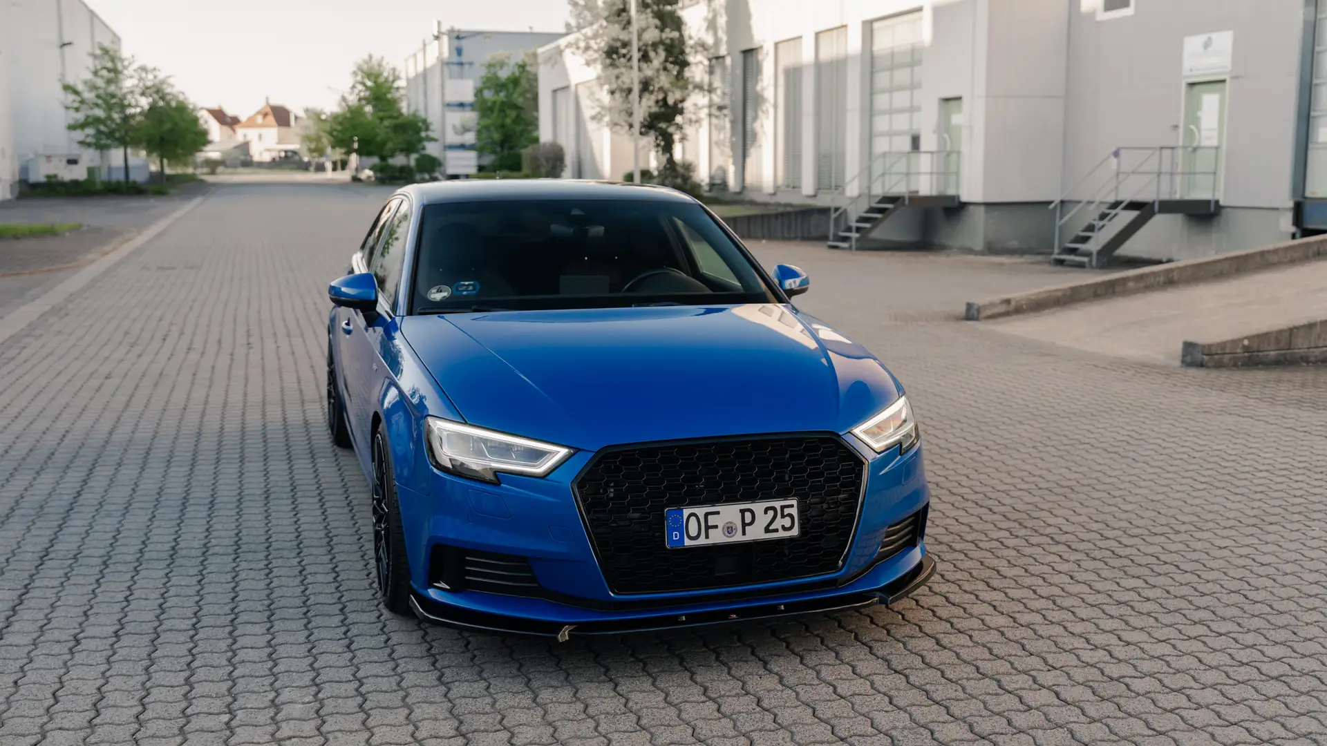 Static Shoot — Sportwagen in Industriearchitektur
